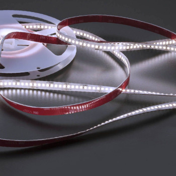Bandă flexibilă LED XRIBO IP66 5m/rolă 18W/m 192LED/m 24V DC 6000K CRI.80 >115°