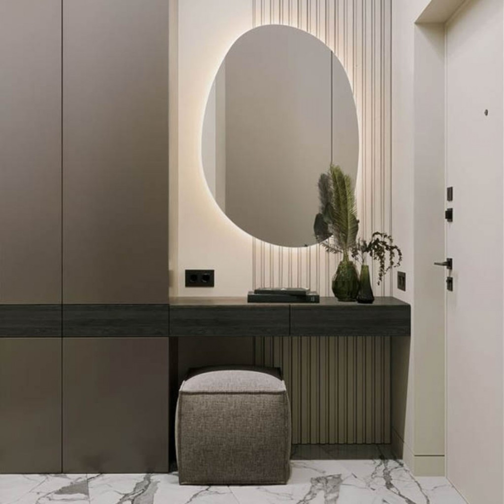 Oglinda pentru baie Lorin, forma organica, LED, 37W, 754 lumeni, alb cald 3000K, IP44, 9006116