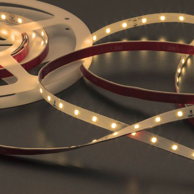 Bandă flexibilă LED XRIBO IP66 5m/rolă 6W/m 64LED/m 24V DC 2700K CRI.80 >115°